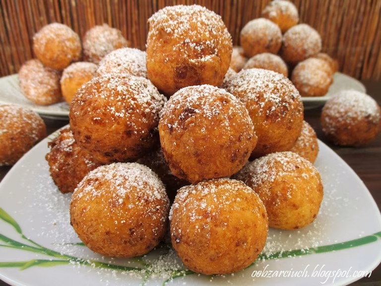 Mini pączki serowe