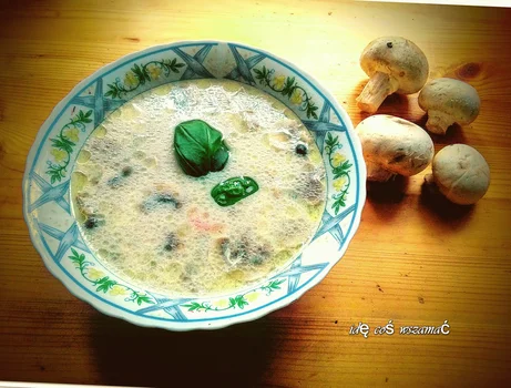 Zupa pieczarkowa