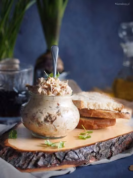 Pasta z makreli z suszonymi pomidorami
