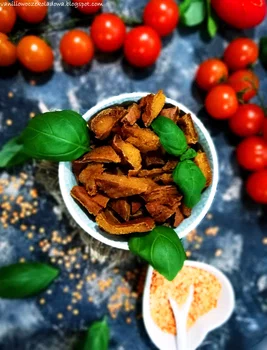 Fit przekąska - Chipsy z czerwonej soczewicy z bazylią i pomidorami
