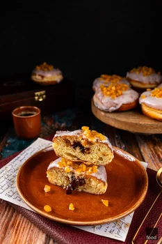 Pączki wrocławskie z powidłami śliwkowymi i cynamonem