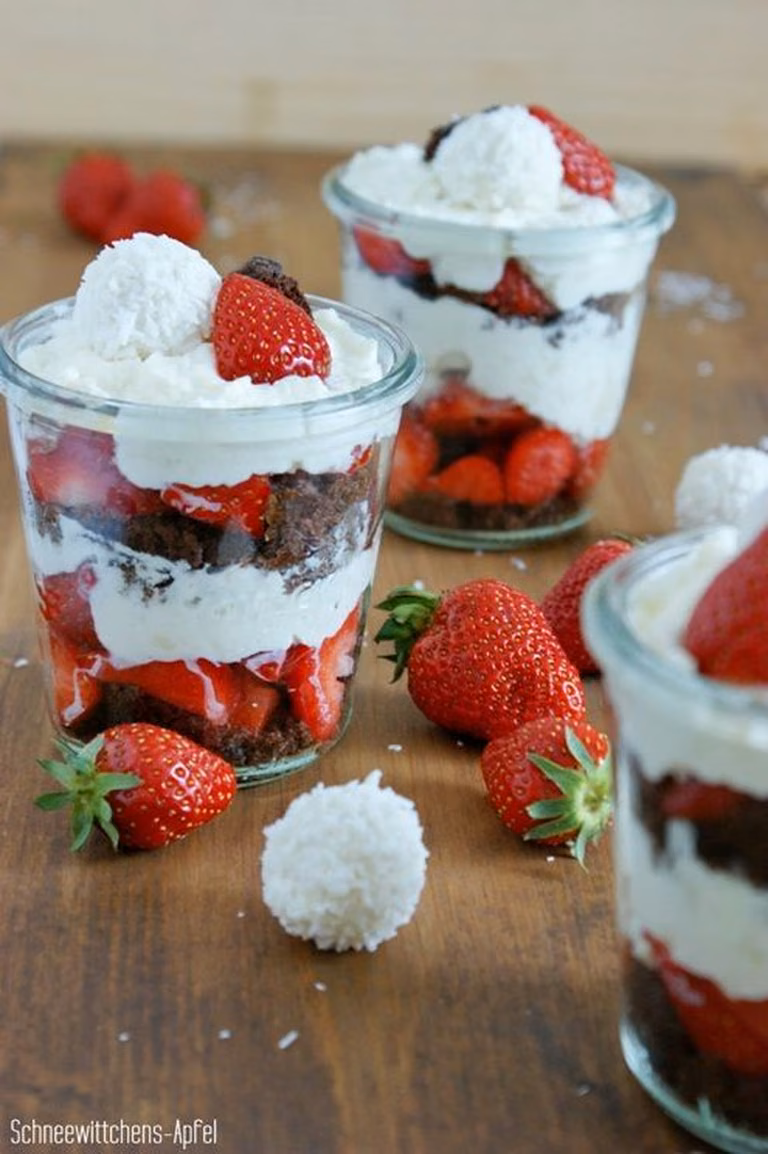 Truskawkowy deserek