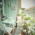 Śliczny mały balkon