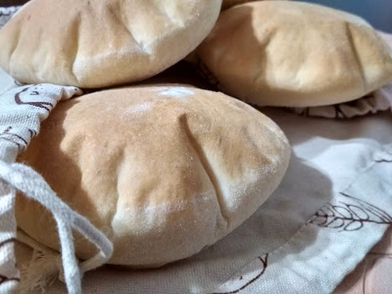 Domowe chlebki pita