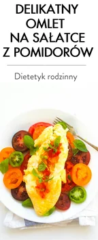Delikatny omlet na sałatce z pomidorów