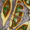 Turecka pizza - Pide z wołowiną.