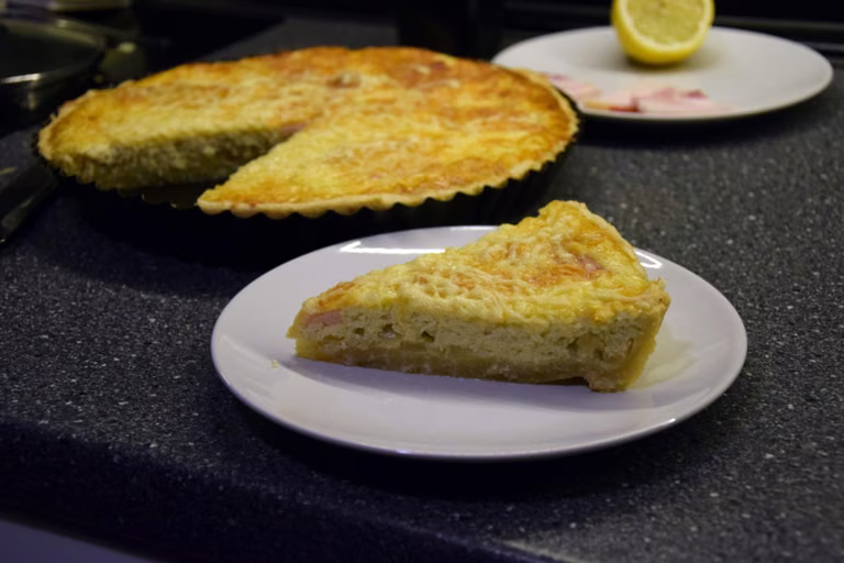 Tarta z kurczakiem i boczkiem