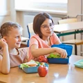 Jak dbać o zdrową dietę dziecka w trakcie roku szkolnego? 10 pomysłów na zdrowe przekąski i drugie śniadania!