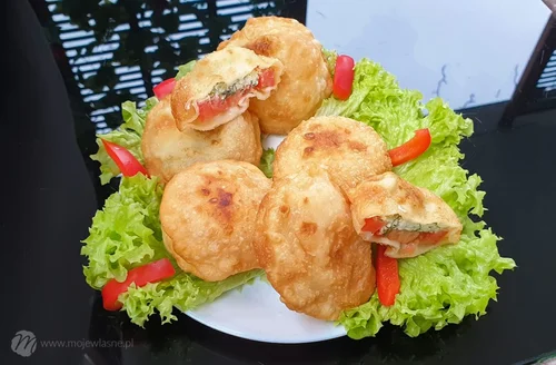 Szybkie chrupiące pierożki (poduszeczki) z farszem – hit rosyjskich przekąsek