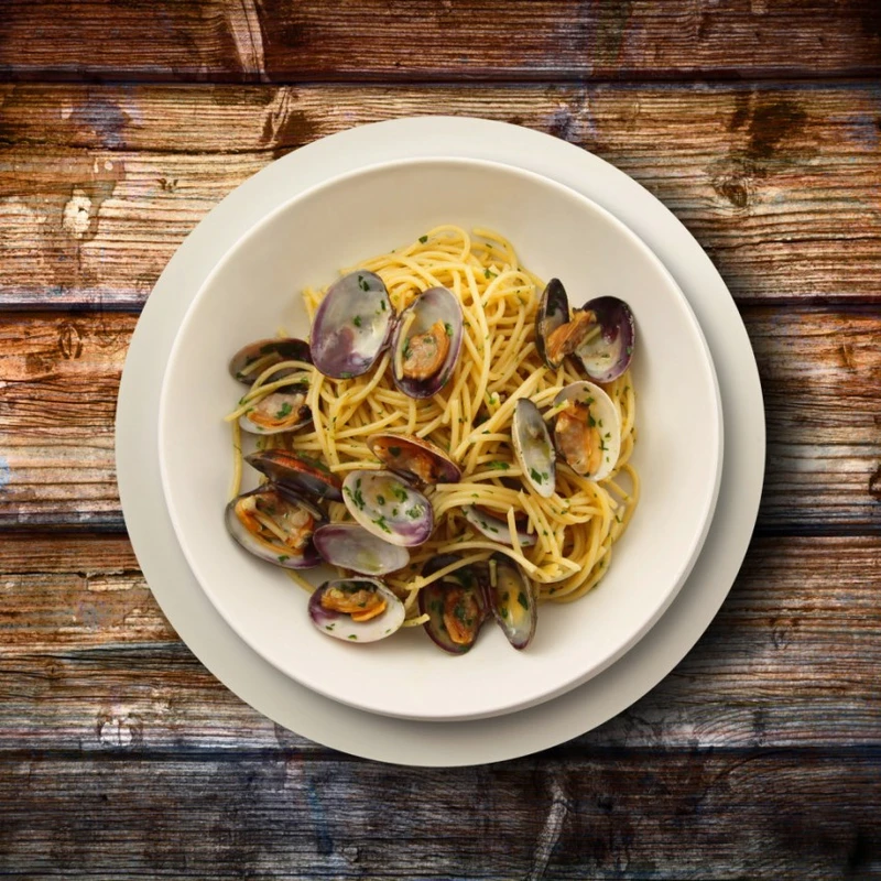 SPAGHETTI Z MAŁŻAMI I NATKĄ PIETRUSZKI