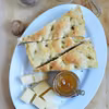Focaccia ziołowa z parmezanem