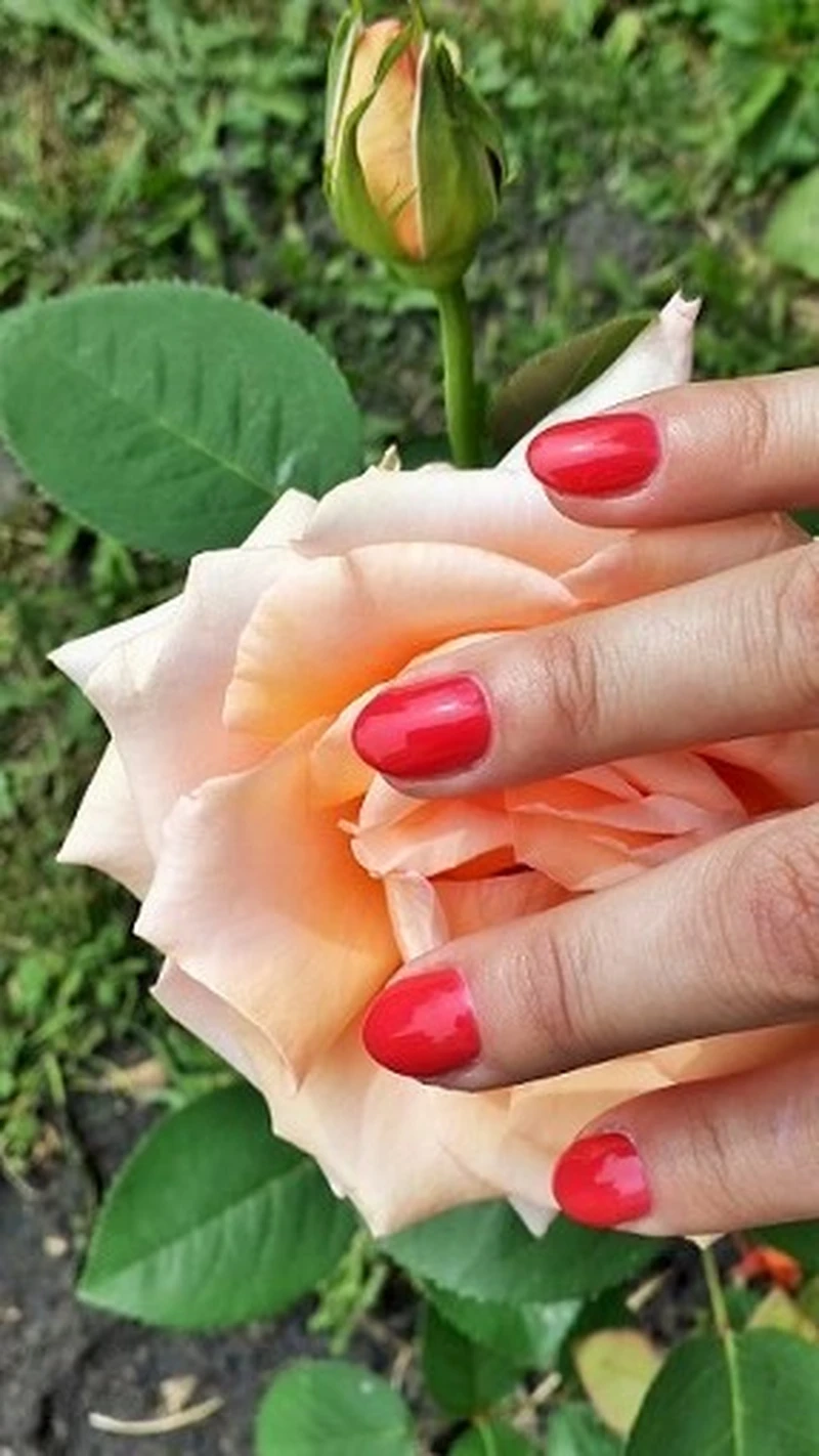 Perfekcyjny manicure przez 2 tygodnie - hybrydy krok po kroku