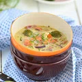 Zupa z warzywami i łososiem