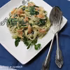 Tagliatelle z ricottą, szpinakiem i wędzonym łososiem