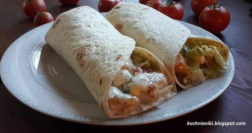 Wrap czyli tortilla z kurczakiem i warzywami