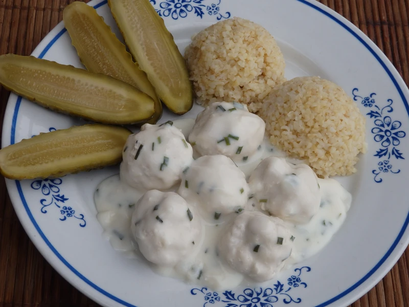 Pulpeciki drobiowe w sosie z serków topionych