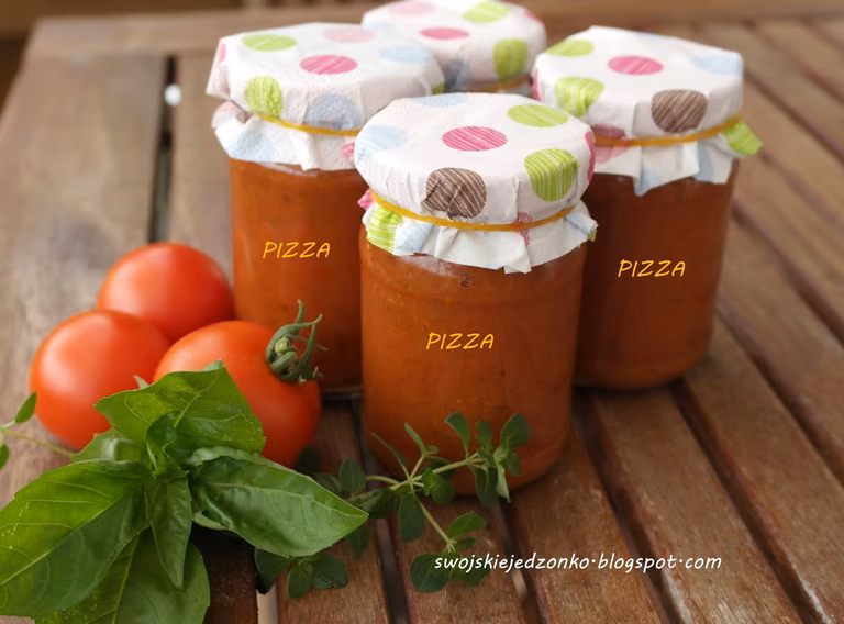 Sos do pizzy na zimę-pachnący ziołami