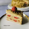 Tort pistacjowy z truskawkami