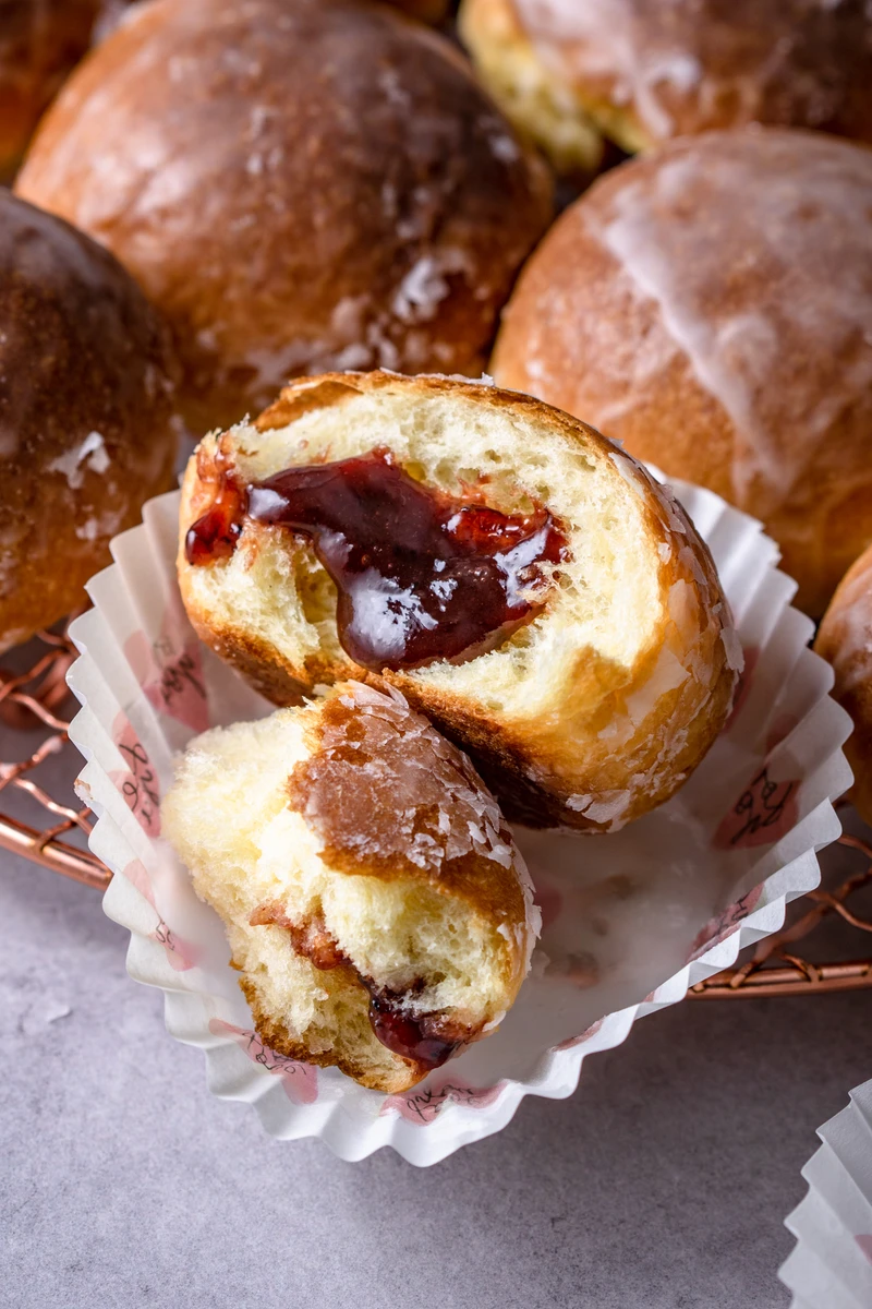 Najlepsze pieczone pączki (7 składników)