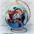 Domalowywanie motywów w decoupage
