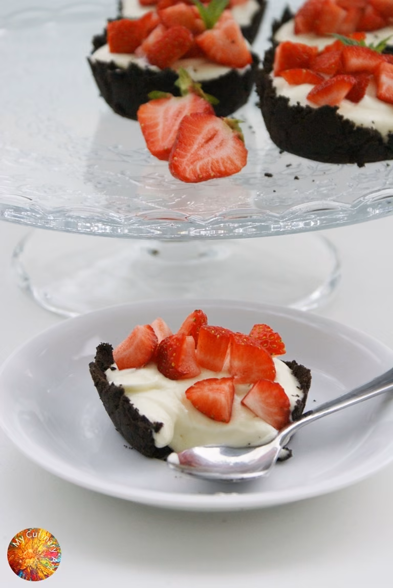 Babeczki Oreo bez pieczenia z musem z białej czekolady