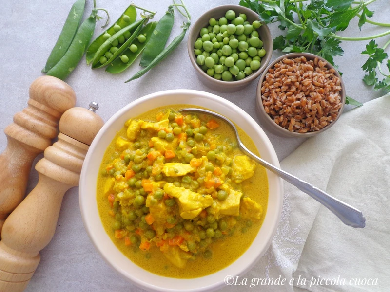 Wiosenne curry z kurczakiem i groszkiem