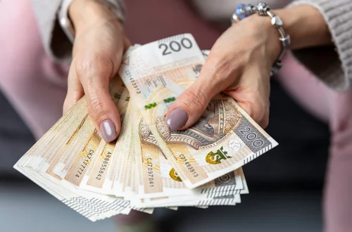 Emerytura nie tylko dla seniorów! We wrześniu czternastka trafi także do dzieci i młodzieży do 25 roku życia