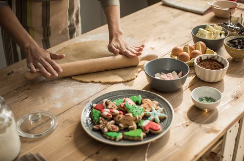 Świąteczne dania, które można przygotować wcześniej – oszczędź czas przed Wigilią!