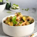 Krewetki teriyaki z makaronem ryżowym