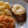Schabowy zapiekany pod ananasem i serem