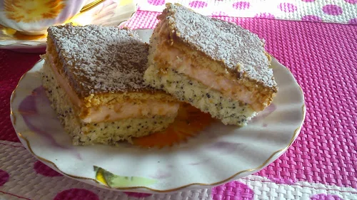 Ciasto z budyniem malinowym