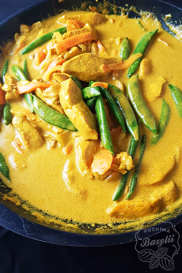 Kurczak w sosie curry