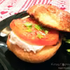 Francuski wege burger śniadaniowy