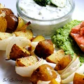 Szaszłyki z młodych ziemniaków z sosem tzatziki