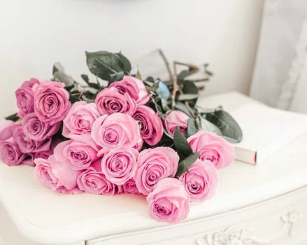 Przepiękne róże, czy wiesz co oznacza każdy kolor?