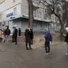 Ludzie uciekają z Kijowa. Nie działają szkoły. Ogromne kolejki do aptek i bankomatów