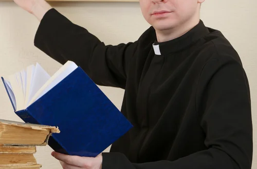 Od 1 września 2025 zmiany w lekcjach religii! Ministerstwo ogłosiło liczbę godzin w tygodniu i nowe zasady