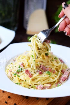 Spaghetti CARBONARA - najlepszy, prosty przepis!