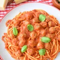 Spaghetti z klopsikami w sosie pomidorowym po abruzyjsku