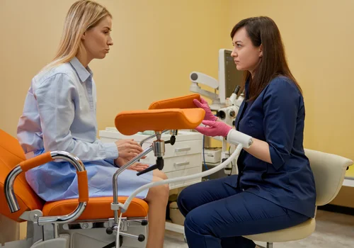 Nowe bezpłatne badania bez skierowania! NFZ przypomina o ważnych zmianach dla milionów kobiet w Polsce