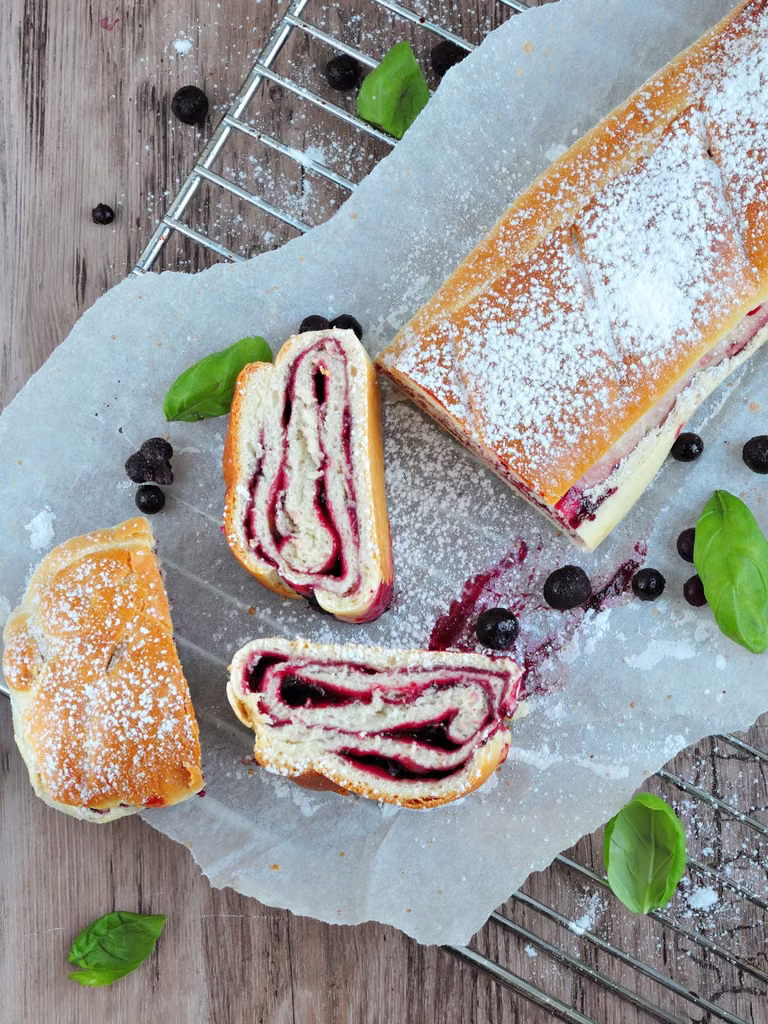 Ciasto drożdżowe z jagodami