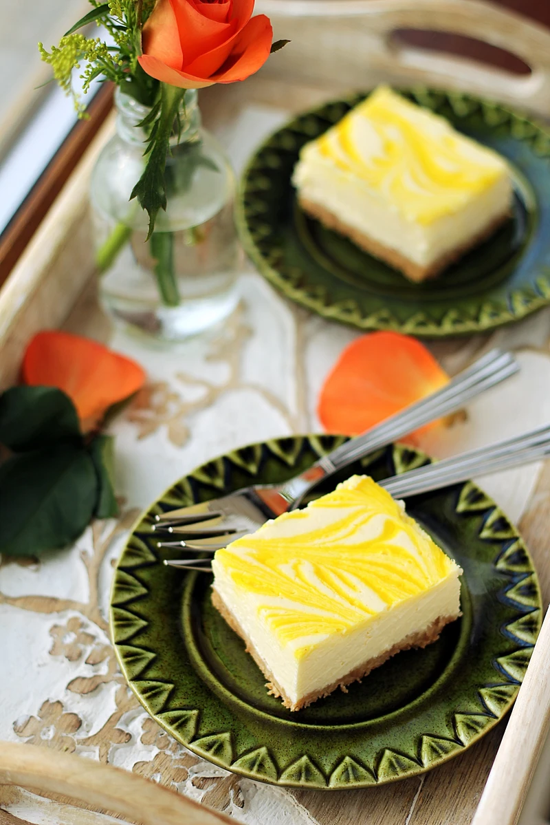 Kostka sernikowa z lemon curd