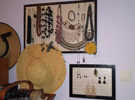 wieszak na biżuterie diy