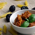 Czerwone pesto z suszonych pomidorów i śliwek