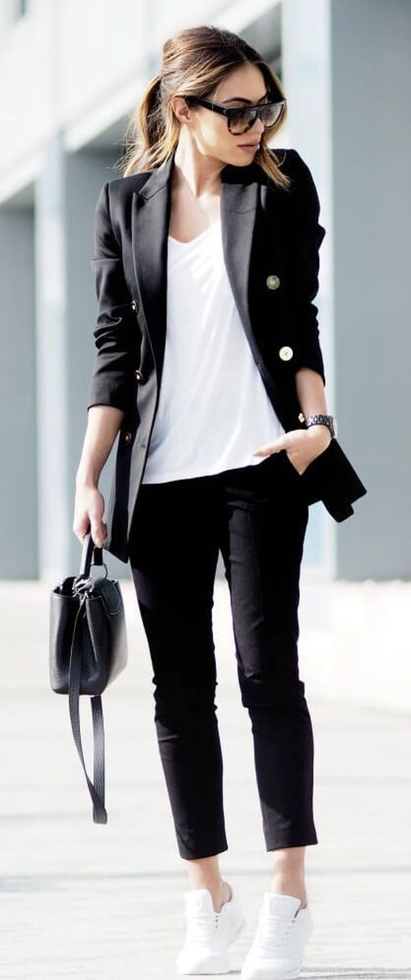 Stylizacja w bieli i czerni