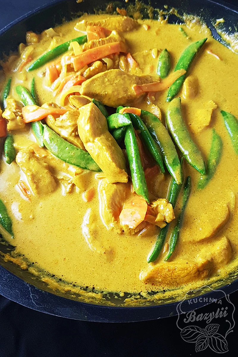 Kurczak w sosie curry