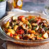 Pieczone letnie warzywa w pomidorach