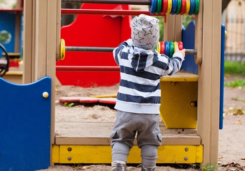 Miało być 1000 plus dla rodzin w październiku - Niestety się nie udało! Rząd jednak uspokaja rodziców