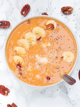 Wegańskie Batatowe Smoothie Bowl z Pekanami