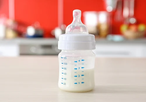 PILNE: Groźne bakterie w popularnym mleku dla dzieci! Ostrzeżenie od GIS!
